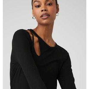 NWT ALO Yoga Black Ribbed Peak Long Sleeve Tee Shirt Size Small